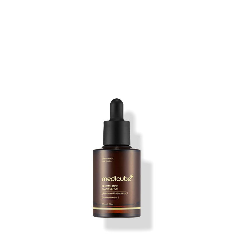 ProtoClinical k-beauty MEDICUBE: Age-r Glutathione Glow Serum (30g) single upright dark serum bottle centered on a pale beige background