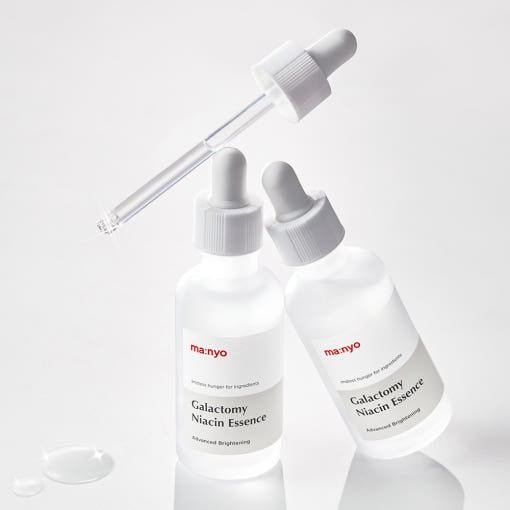 ProtoClinical k-beauty [MANYO FACTORY]  Galactomy Niacin Essence 50ml blue and taupe silhouette on a light background.