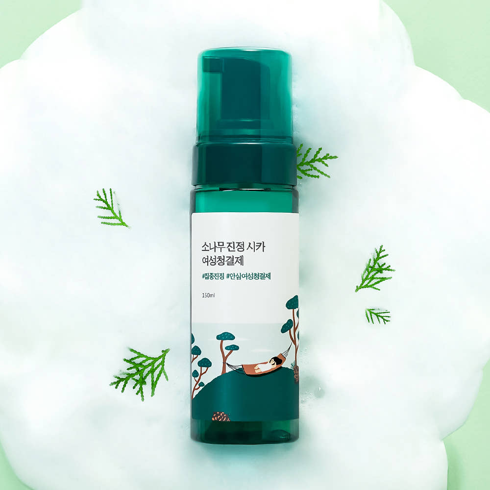 ProtoClinical k-beauty Round Lab Pine Tree Soothing Cica Feminine Cleanser 150ml single upright teal cleanser container on a light background.