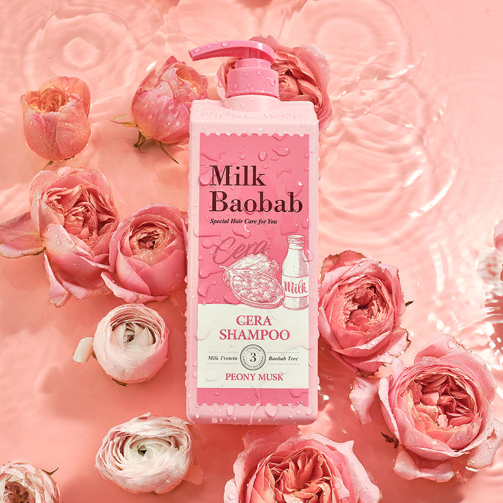 ProtoClinical k-beauty BIOKLASSE MILK BAOBAB CERA Hair Shampoo 1200ml #Peony Musk in a single shampoo bottle packshot on a white background