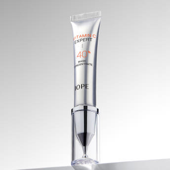 ProtoClinical k-beauty IOPE Vitamin C Expert 40% Mask Concentrate 15g soft gray vertical package shown upright on a pale beige background