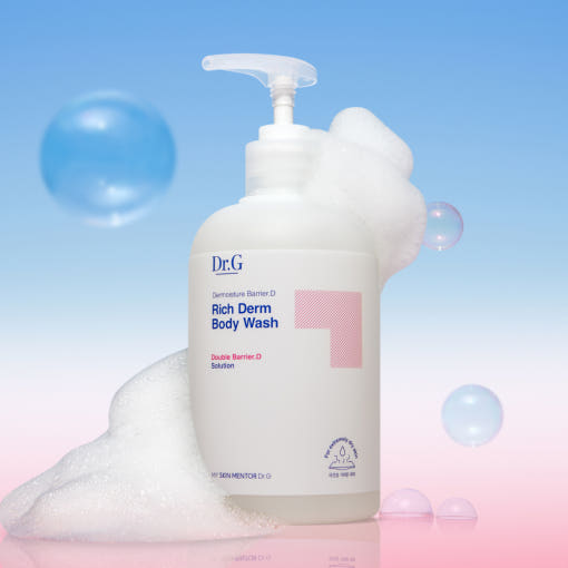ProtoClinical k-beauty Dr.G Dermoisture Barrier.D Rich Derm Body Wash 400ml single body wash bottle centered on a light background.