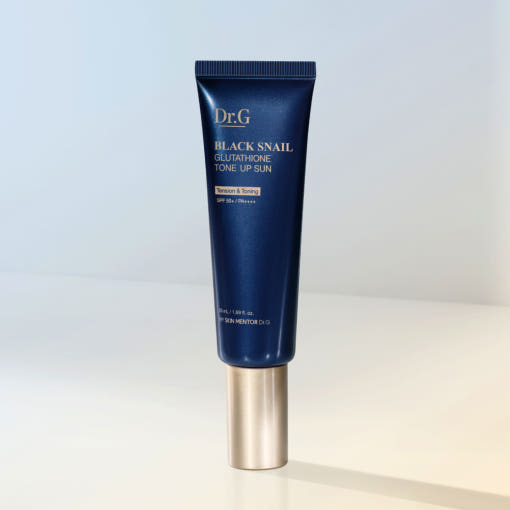 ProtoClinical k-beauty Dr.G BLACK SNAIL GLUTATHIONE TONE UP SUN SPF50+ PA++++ 50ml single upright sunscreen tube centered on a light background.