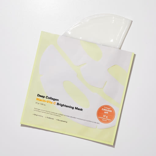 ProtoClinical k-beauty SUNGBOON EDITOR Deep Collagen Niacin-Vita C Brightening Mask 37g X 4ea single pale yellow sheet mask pouch centered on a light lavender background