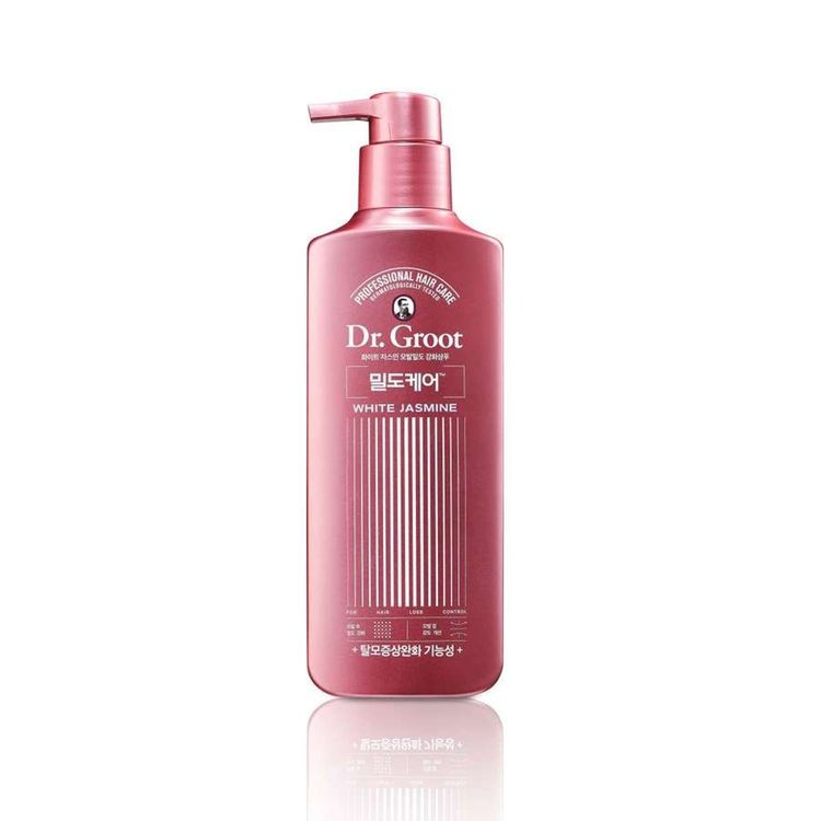 ProtoClinical k-beauty warm taupe beauty product silhouette with pale side tones on a light background.
