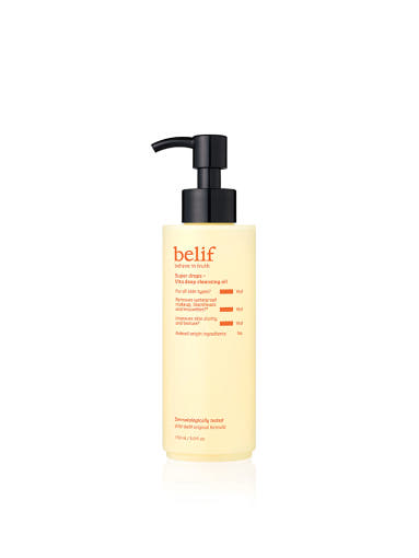 ProtoClinical k-beauty beauty product on a light background.
