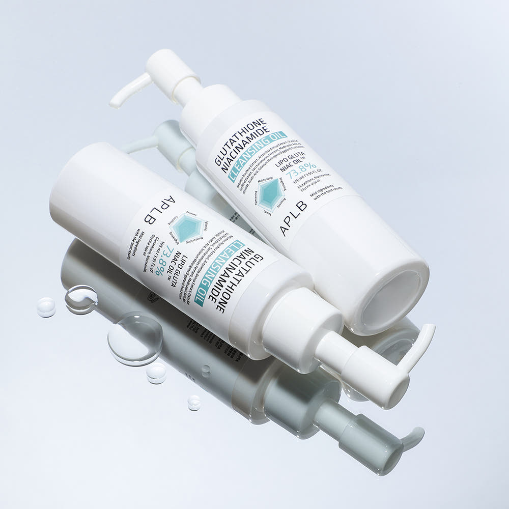ProtoClinical k-beauty APLB Glutathione Niacinamide Cleansing Oil 105ml cleansing oil bottle in a close view with visible front label details on a light background
