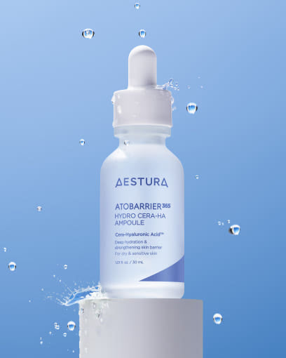 ProtoClinical k-beauty AESTURA ATOBARRIER 365 HYDRO CERA-HA AMPOULE 30ml single upright pale blue ampoule bottle centered on a pale blue and white background