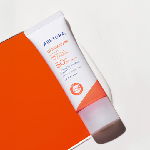 AESTURA DERMA UV 365 VITA-C RADIANCE SUNSCREEN SPF50+ PA++++ 40ml by ProtoClinical presented in a detailed product graphic featuring the sunscreen tube for a k-beauty skincare routine.