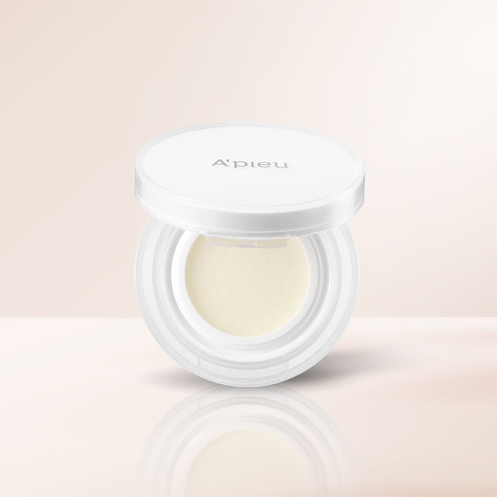 ProtoClinical k-beauty A'pieu Waterlock Finisher Mini 4g single round compact case centered on a light background