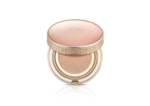 ProtoClinical k-beauty slim beige cosmetic product on a light background.