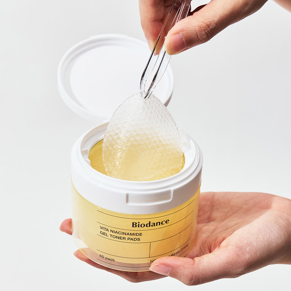ProtoClinical k-beauty Biodance Vita Niacinamide Gel Toner Pads 140g/60ea single toner pad container shown upright in branded packaging against a clean light background