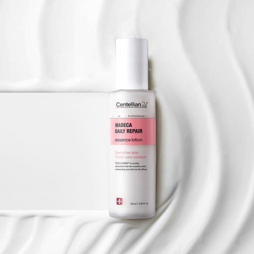 ProtoClinical k-beauty beauty product centered on a light background.