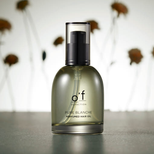 ProtoClinical k-beauty Kerasys Olfaction Perfume Hair Oil 70ml single dark hair oil bottle centered with bright cream side highlights on a light beige background