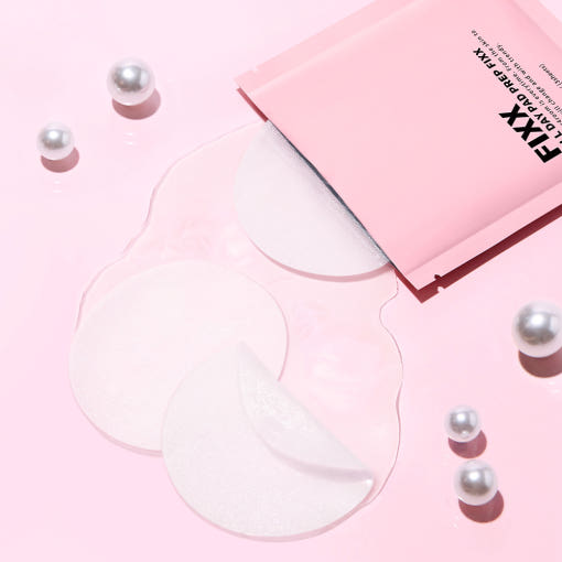 ProtoClinical k-beauty [so natural] ALL DAY PAD PREP FIXX 10 pouches (30 sheets) square product graphic with pink prep pad pouch packaging and centered studio layout