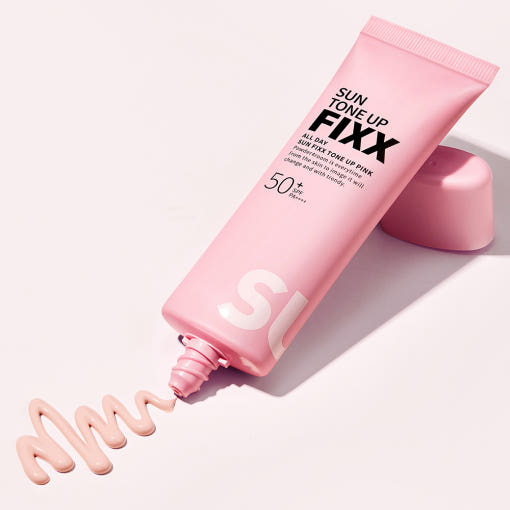 ProtoClinical k-beauty [so natural] ALL DAY SUN FIXX TONE UP PINK SPF50+ PA++++ 50ml single upright pink sun cream tube on a light background.