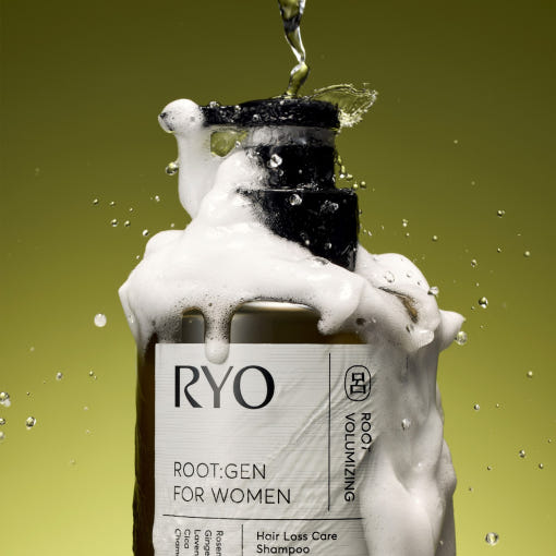 ProtoClinical k-beauty Ryo Root:Gen For Women Hair Loss Care Shampoo 515ml single upright shampoo bottle with a dark pump and pale green sides on an olive green background