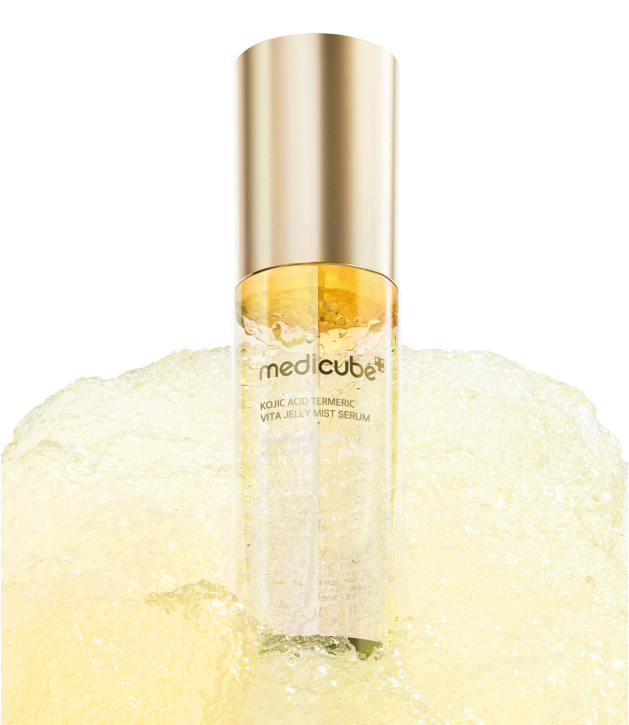 ProtoClinical k-beauty MEDICUBE: Kojic Acid Termeric Vita Jelly Mist Serum (100ml) front-facing mist serum packaging in a studio image on a clean white background