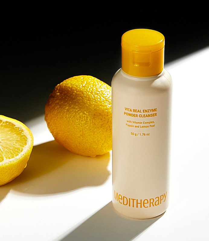 ProtoClinical k-beauty dark and golden beauty close-up on a light background.