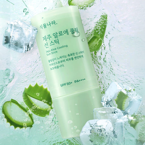 ProtoClinical k-beauty Shingmulnara Jeju Aloe Cooling Sun Stick SPF50+ PA++++ 19g+19g(Refill) single upright pale green sun stick package on a light background.
