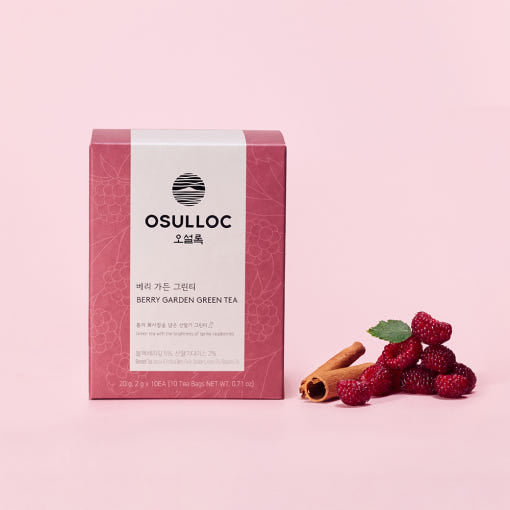 ProtoClinical k-beauty mauve beauty product set with soft vertical forms on a light background.