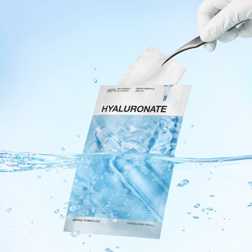 ProtoClinical k-beauty MEDIHEAL Essential Mask Hyaluronate 24ml X 10ea single blue mask pouch centered upright on a light blue background