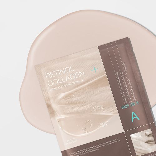 ProtoClinical k-beauty MEDIHEAL Derma Seal Mask Retinol Collagen 28ml X 10ea single mask pouch centered upright on a pale blue background