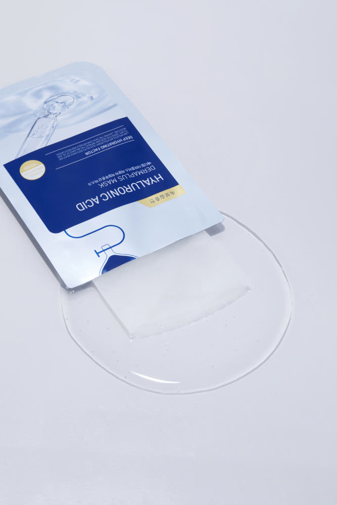 ProtoClinical k-beauty MEDIHEAL Dermaplus Low Molecular Hyaluronic Acid Mask 22ml X 10ea blue sheet mask packet angled over a clear gel mask sheet on a pale gray background